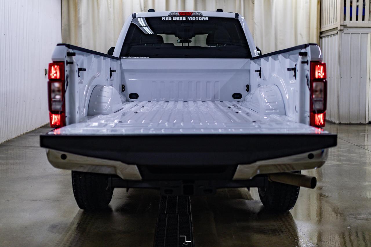 2022 Ford F-350 4x4 Crew Cab XLT FX4 Longbox BCam Red Deer AB