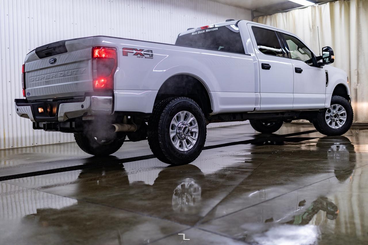 2022 Ford F-350 4x4 Crew Cab XLT FX4 Longbox BCam Red Deer AB