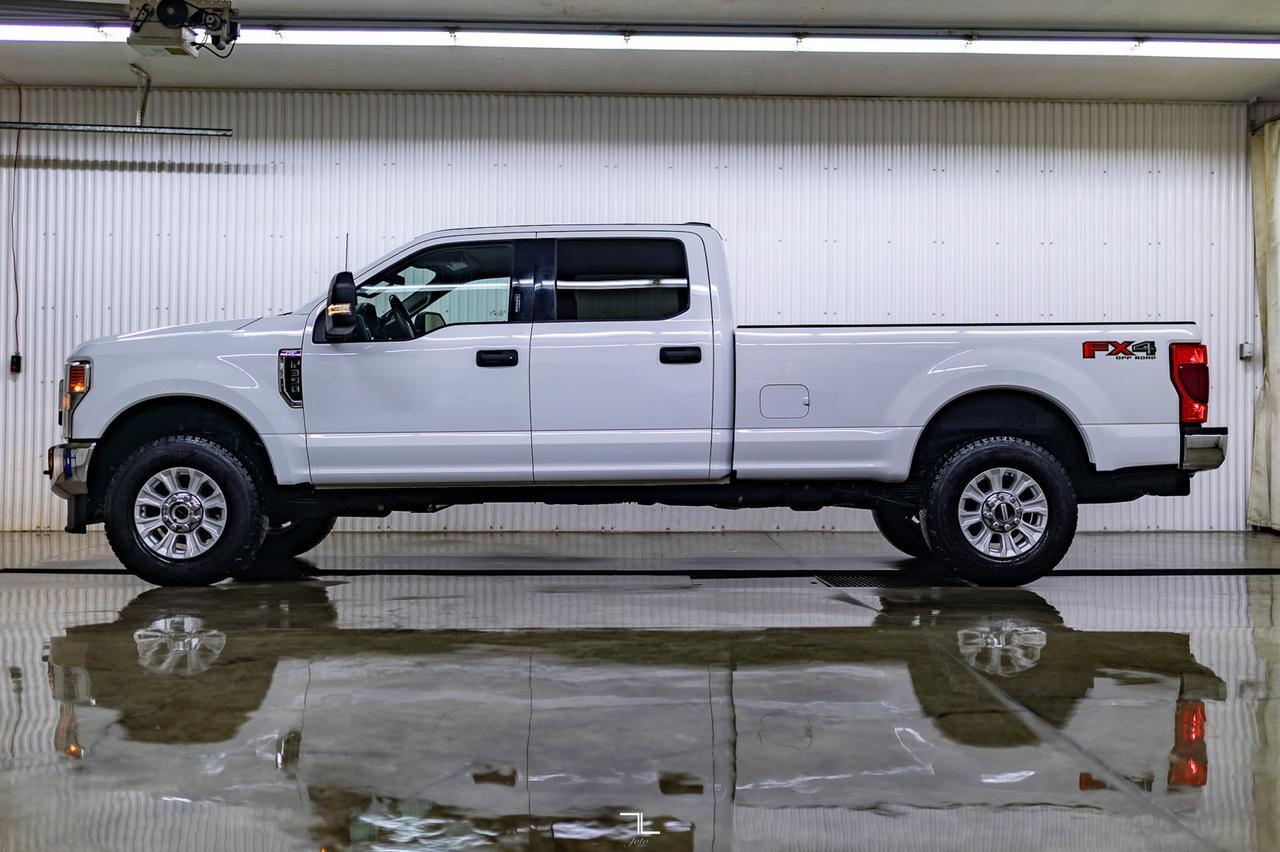 2022 Ford F-350 4x4 Crew Cab XLT FX4 Longbox BCam Red Deer AB