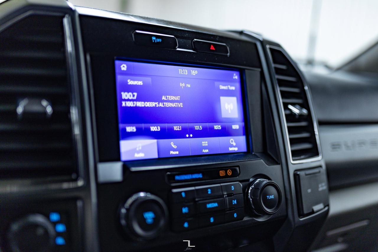 2022 Ford F-350 4x4 Crew Cab XLT FX4 Longbox BCam Red Deer AB