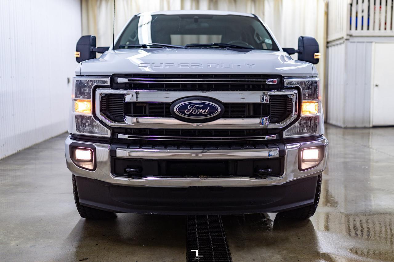 2022 Ford F-350 4x4 Crew Cab XLT FX4 Longbox BCam Red Deer AB