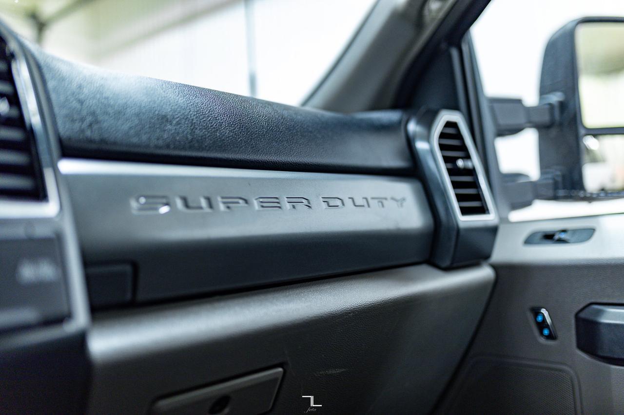 2022 Ford F-350 4x4 Crew Cab XLT FX4 Longbox BCam Red Deer AB