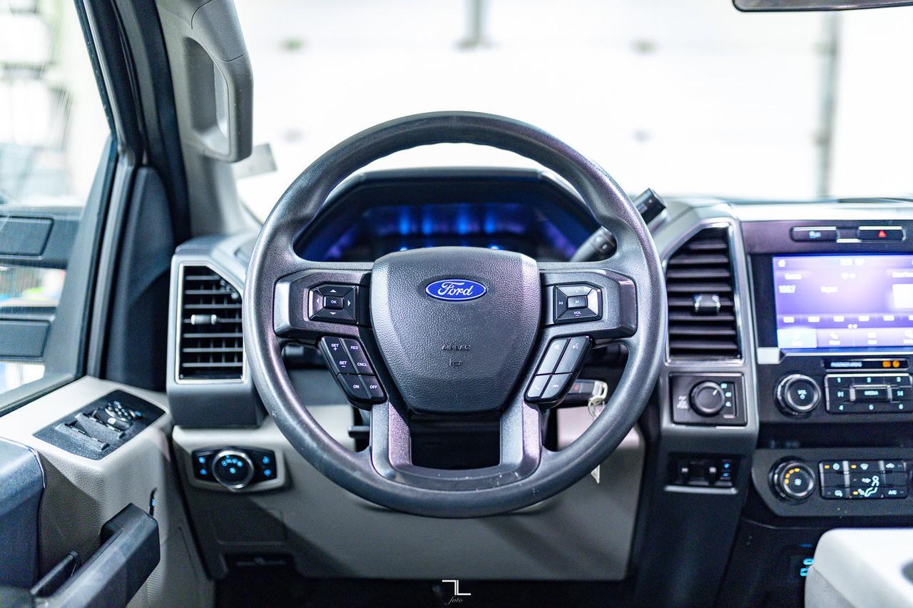 2022 Ford F-350 4x4 Crew Cab XLT FX4 Longbox BCam Red Deer AB