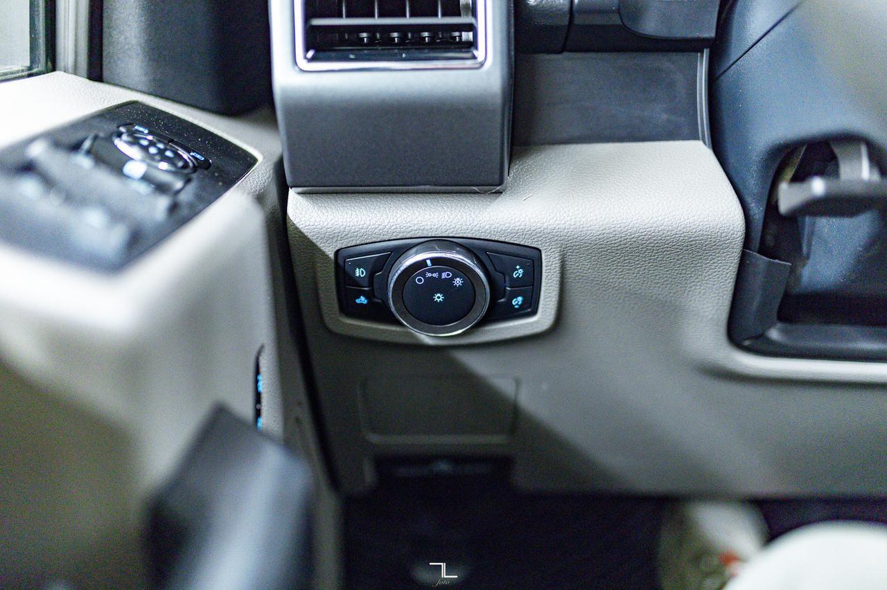 2022 Ford F-350 4x4 Crew Cab XLT FX4 Longbox BCam Red Deer AB