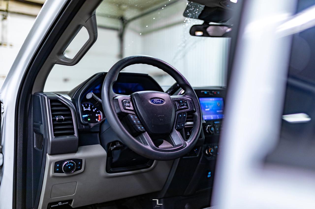 2022 Ford F-350 4x4 Crew Cab XLT FX4 Longbox BCam Red Deer AB