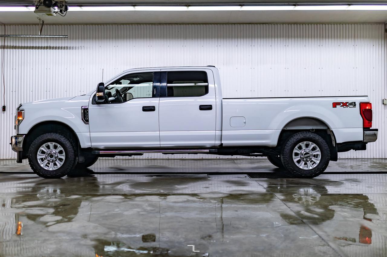 2022 Ford F-350 4x4 Crew Cab XLT FX4 Longbox BCam Red Deer AB