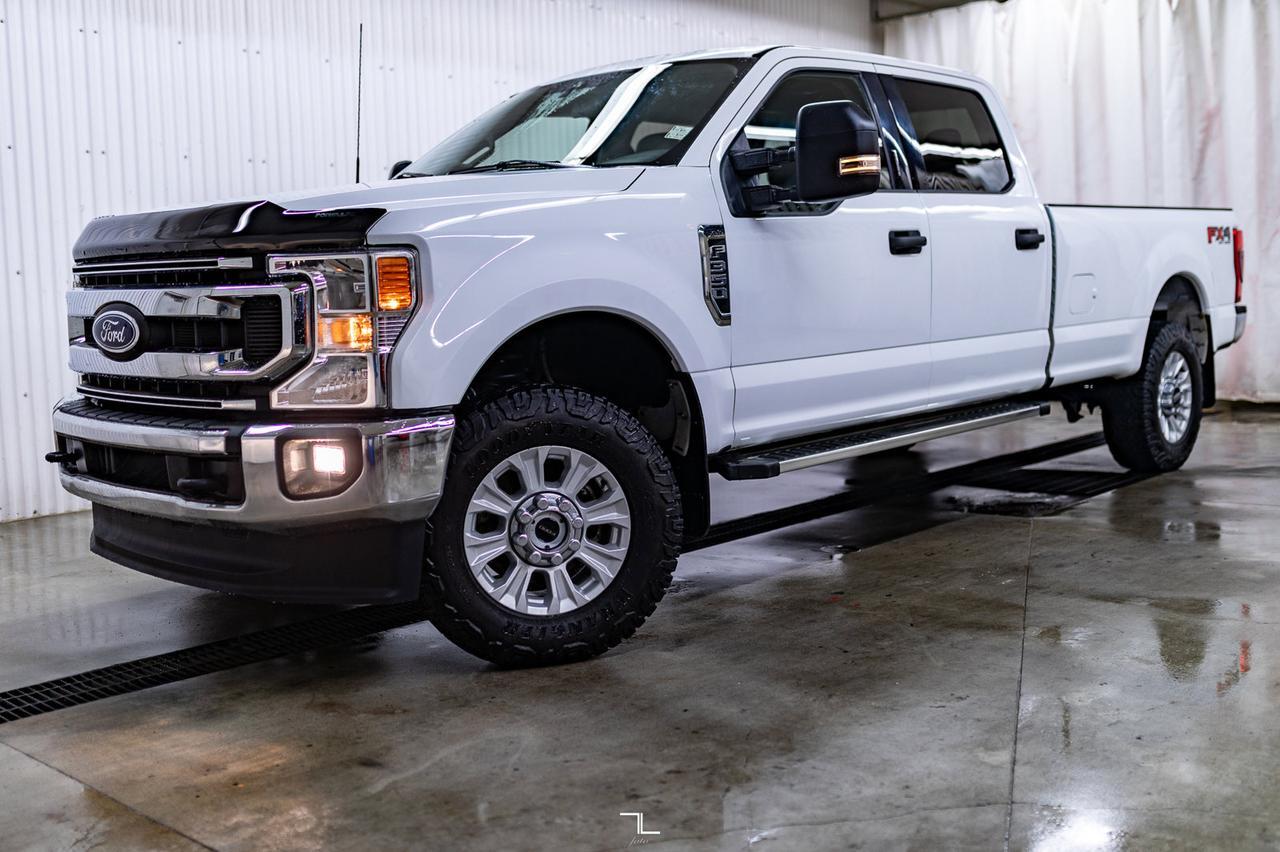 2022 Ford F-350 4x4 Crew Cab XLT FX4 Longbox BCam Red Deer AB