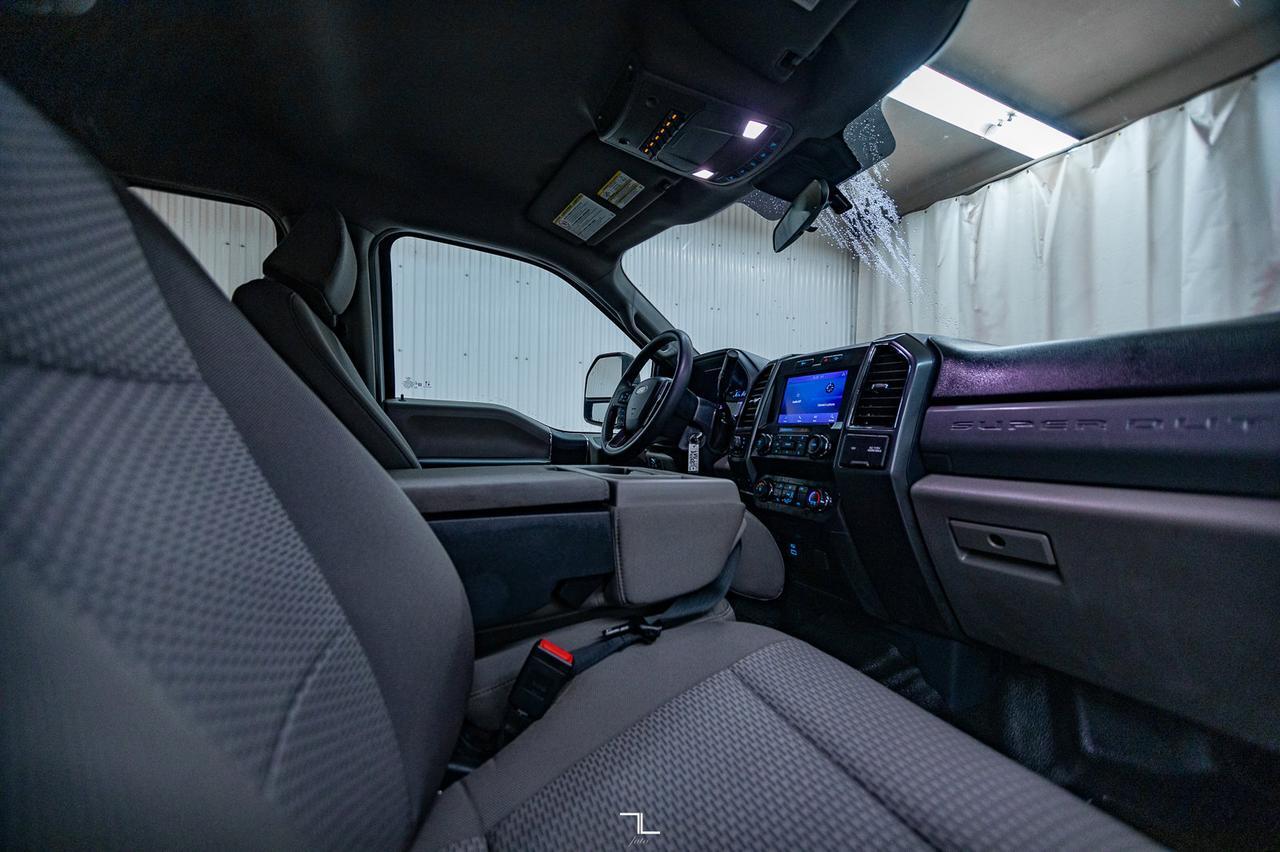 2022 Ford F-350 4x4 Crew Cab XLT FX4 Longbox BCam Red Deer AB