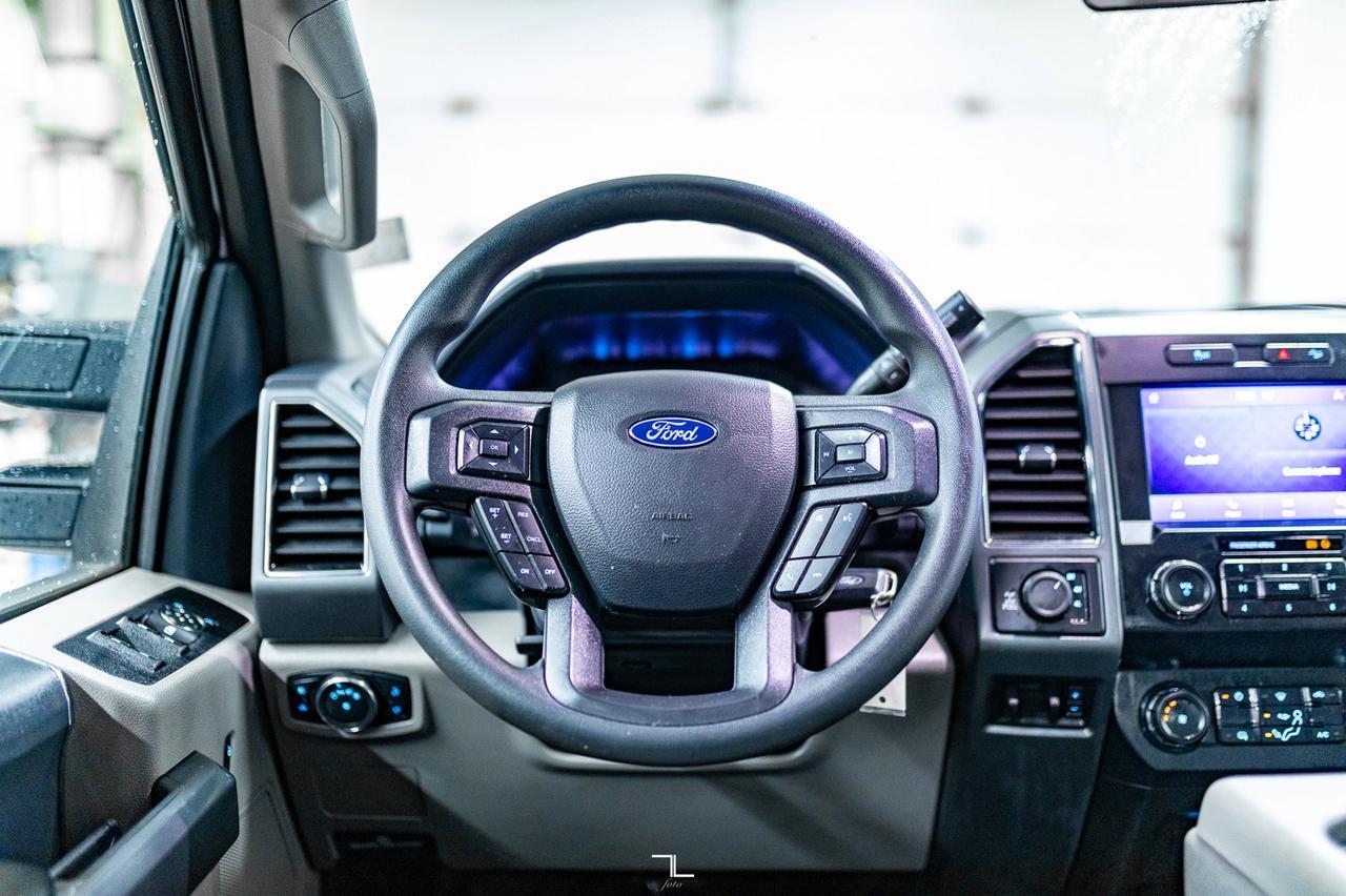 2022 Ford F-350 4x4 Crew Cab XLT FX4 Longbox BCam Red Deer AB