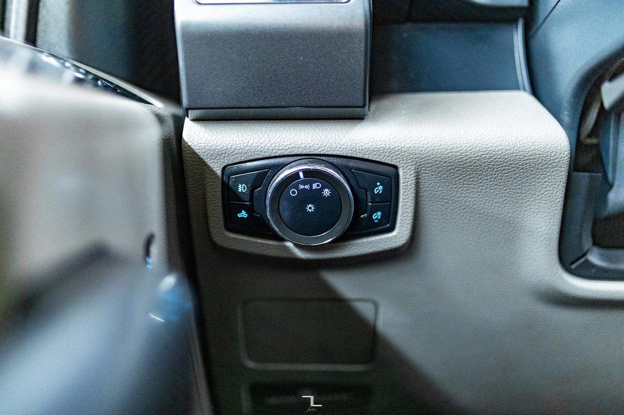 2022 Ford F-350 4x4 Crew Cab XLT FX4 Longbox BCam Red Deer AB