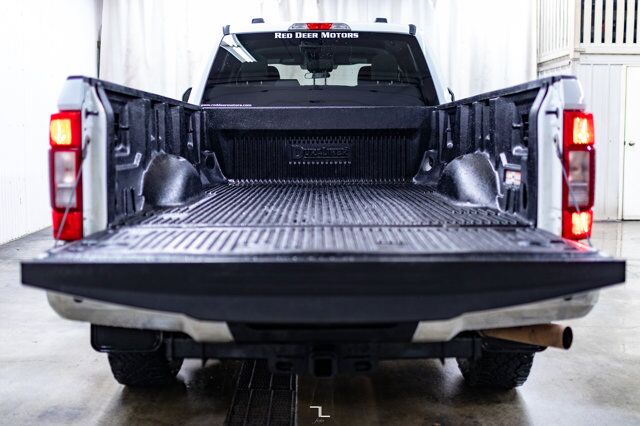 2022 Ford F-350 4x4 Crew Cab XLT FX4 Longbox BCam Red Deer AB
