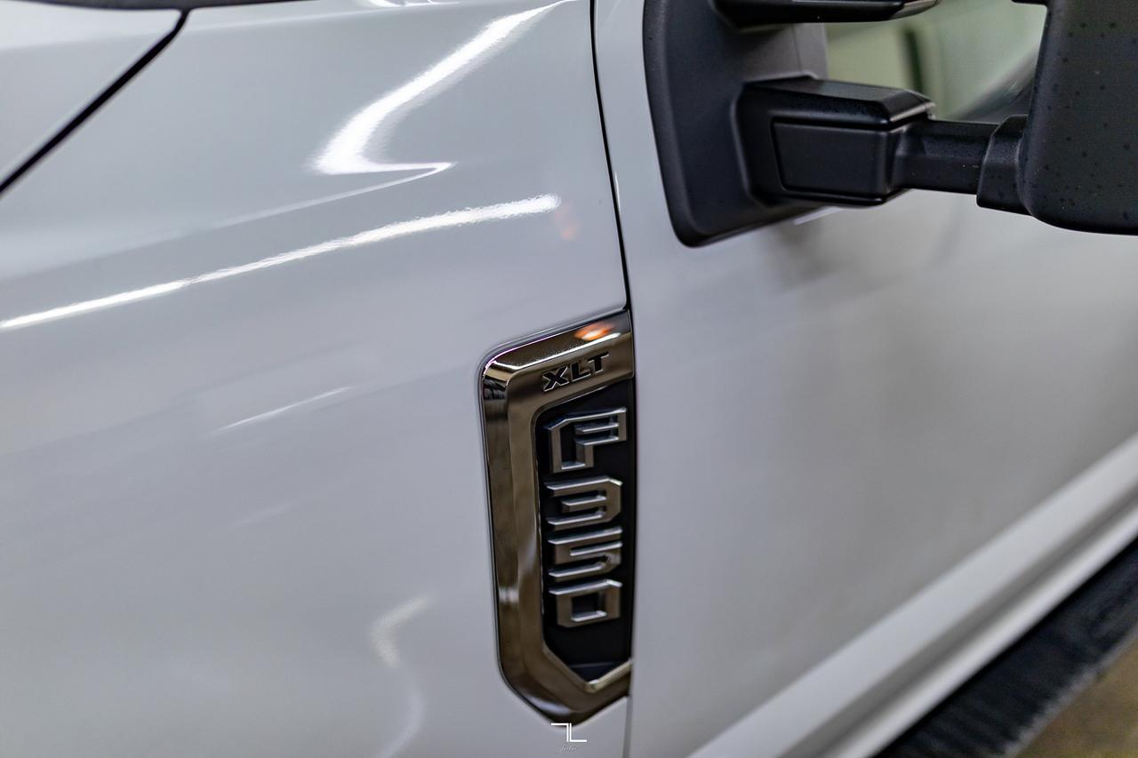 2022 Ford F-350 4x4 Crew Cab XLT FX4 Longbox PSeat BCam Red Deer AB