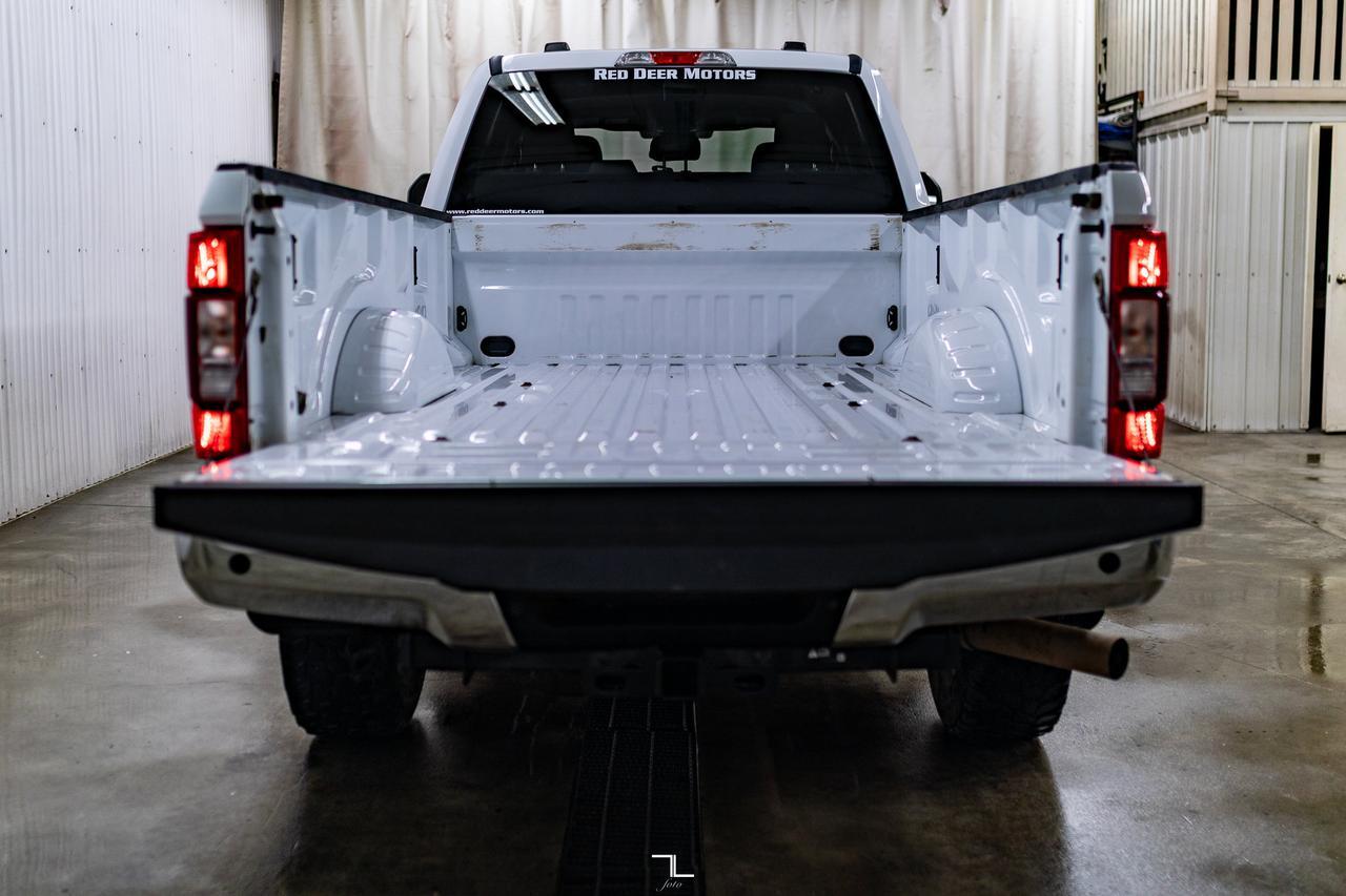 2022 Ford F-350 4x4 Crew Cab XLT FX4 Longbox PSeat BCam Red Deer AB