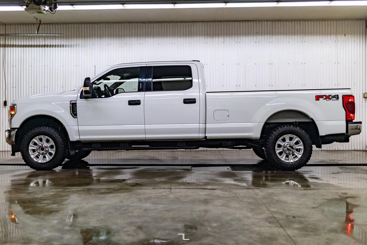 2022 Ford F-350 4x4 Crew Cab XLT FX4 Longbox PSeat BCam Red Deer AB