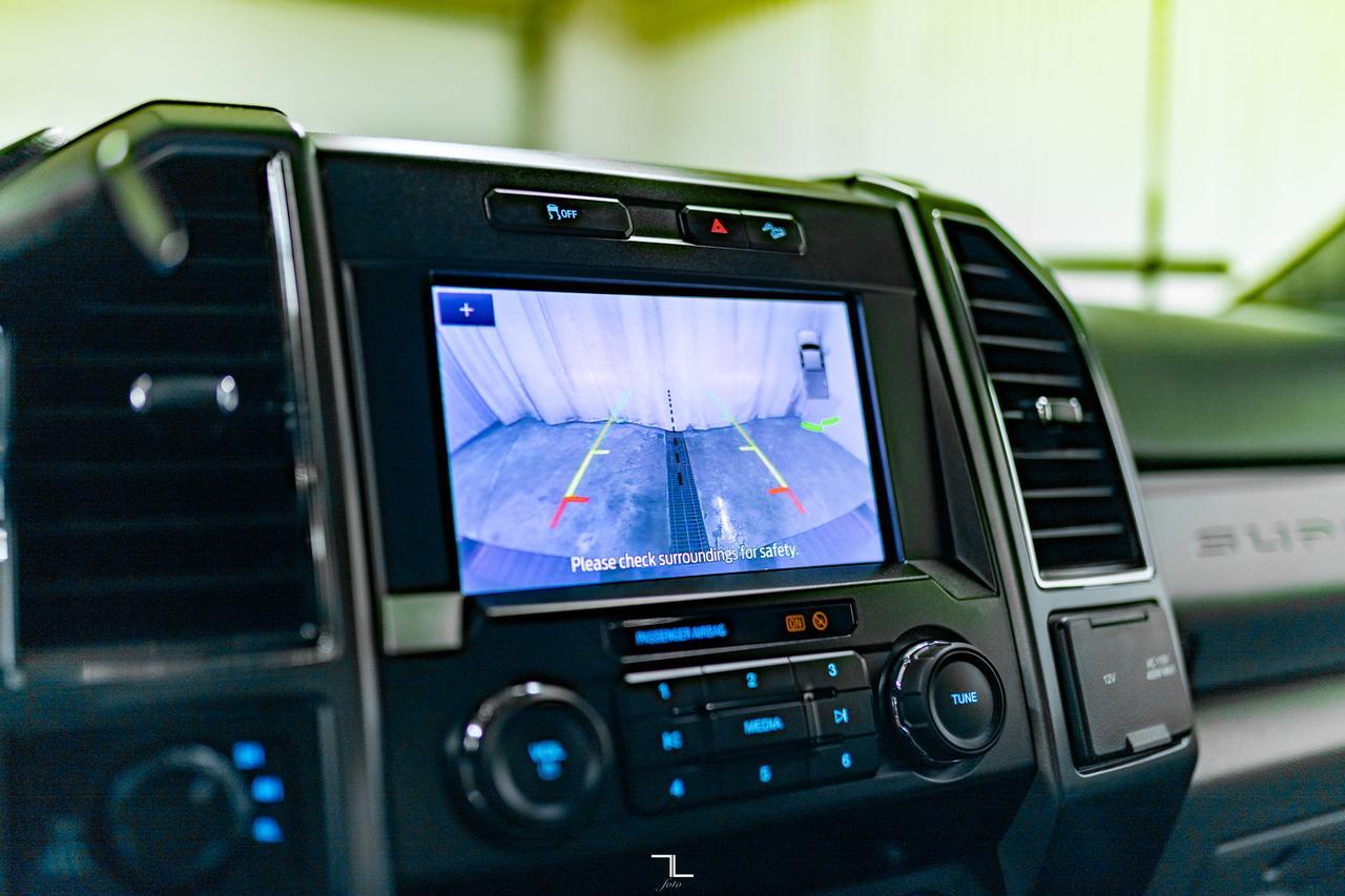 2022 Ford F-350 4x4 Crew Cab XLT FX4 Longbox PSeat BCam Red Deer AB