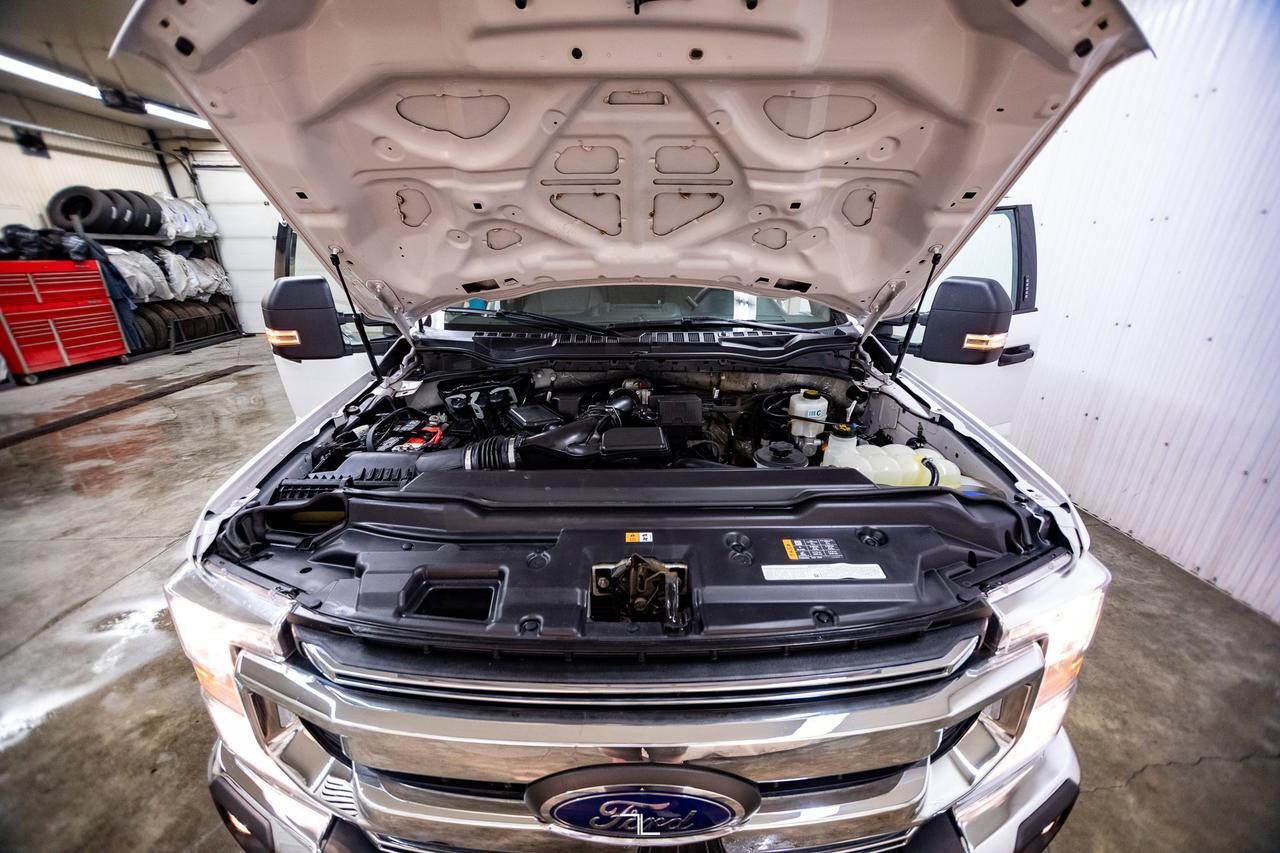 2022 Ford F-350 4x4 Crew Cab XLT FX4 Longbox PSeat BCam Red Deer AB