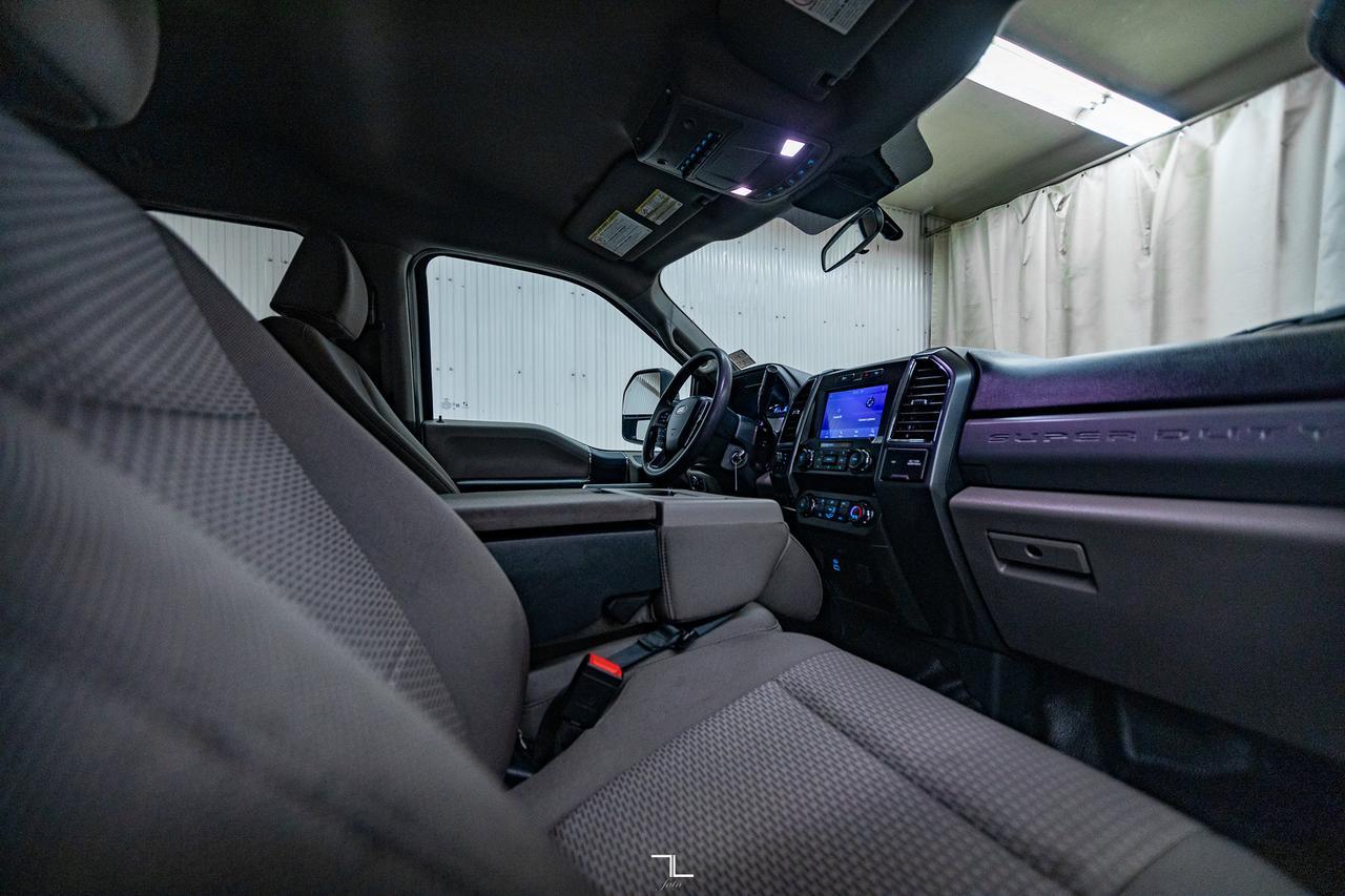 2022 Ford F-350 4x4 Crew Cab XLT FX4 Longbox PSeat BCam Red Deer AB