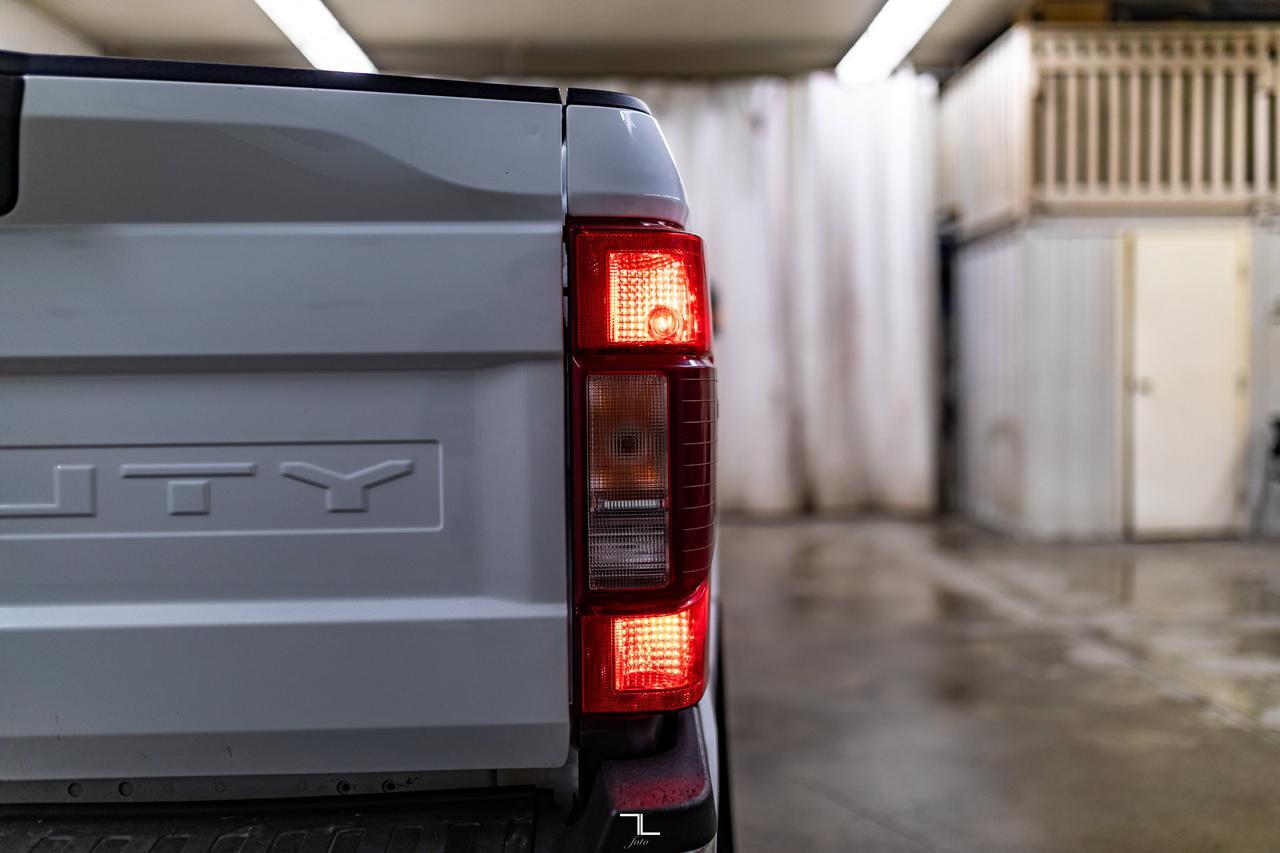 2022 Ford F-350 4x4 Crew Cab XLT FX4 Longbox PSeat BCam Red Deer AB