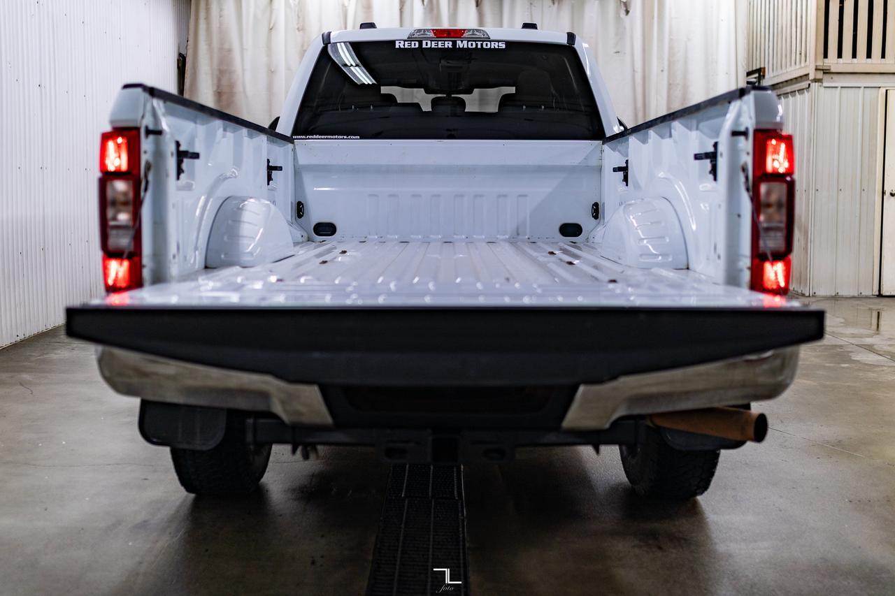 2022 Ford F-350 4x4 Crew Cab XLT FX4 Longbox PSeat BCam Red Deer AB