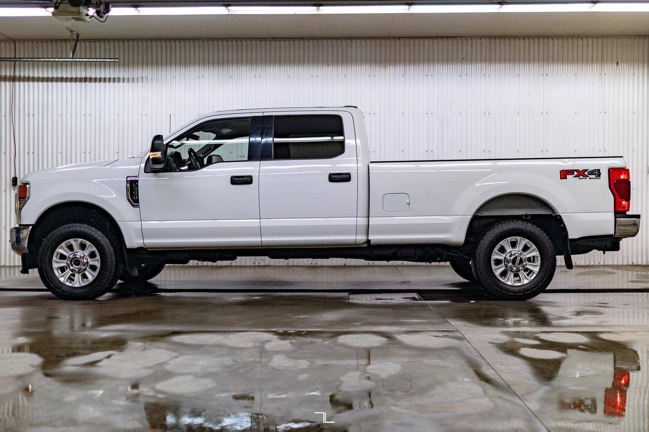 2022 Ford F-350 4x4 Crew Cab XLT FX4 Longbox PSeat BCam Red Deer AB