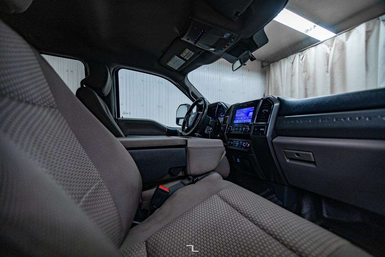 2022 Ford F-350 4x4 Crew Cab XLT FX4 Longbox PSeat BCam Red Deer AB