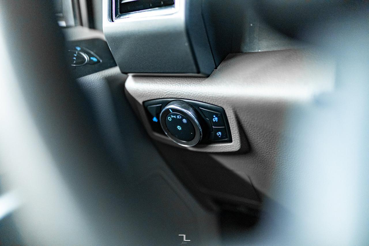 2022 Ford F-350 4x4 Crew Cab XLT FX4 Longbox PSeat BCam Red Deer AB