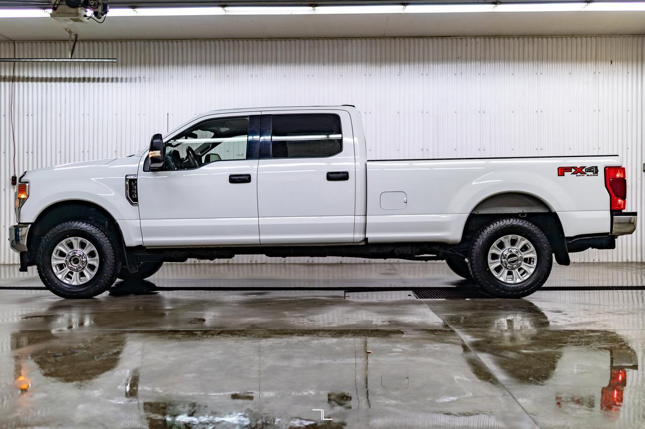 2022 Ford F-350 4x4 Crew Cab XLT FX4 Longbox PSeat BCam Red Deer AB