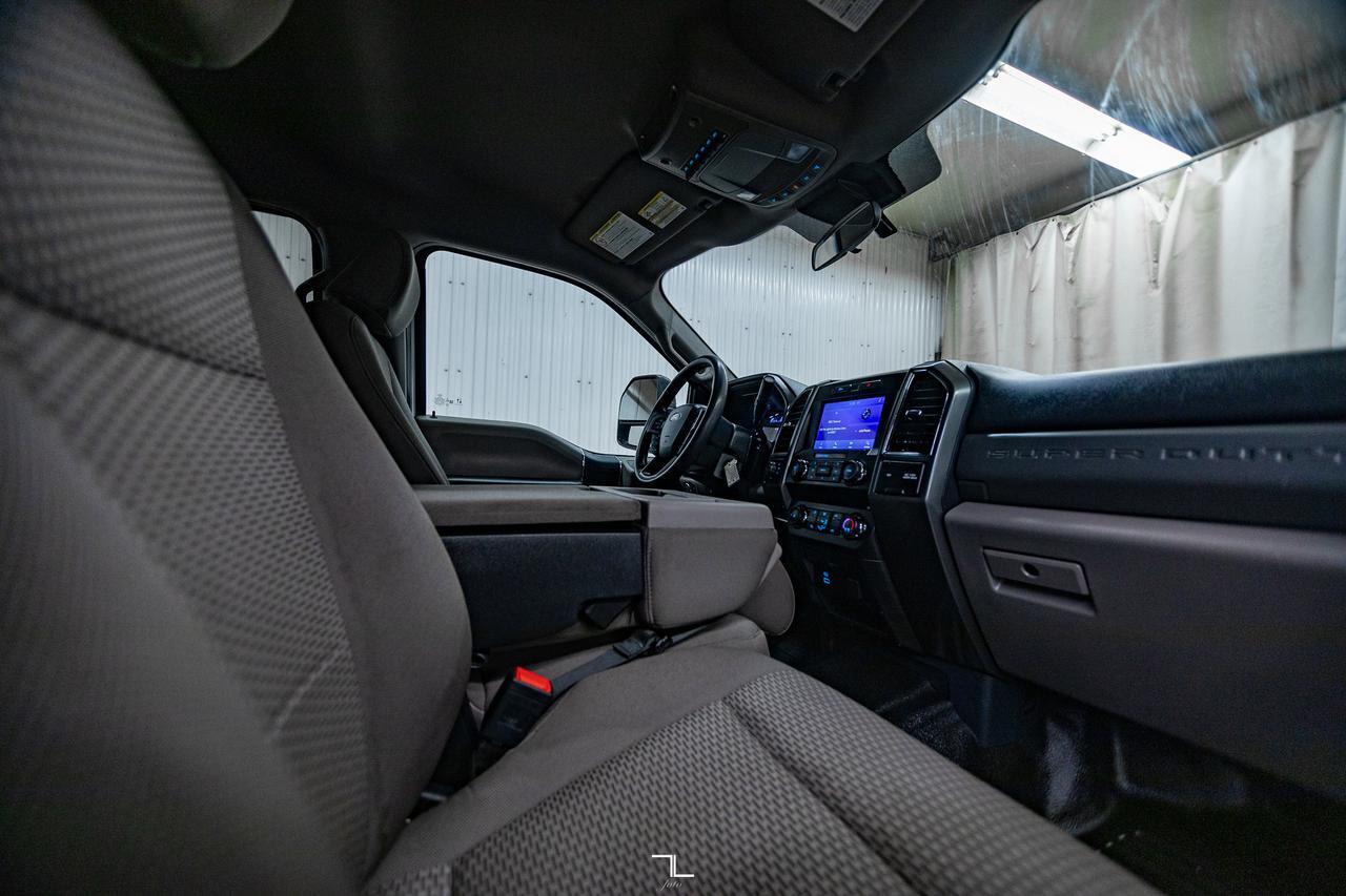 2022 Ford F-350 4x4 Crew Cab XLT FX4 Longbox PSeat BCam Red Deer AB