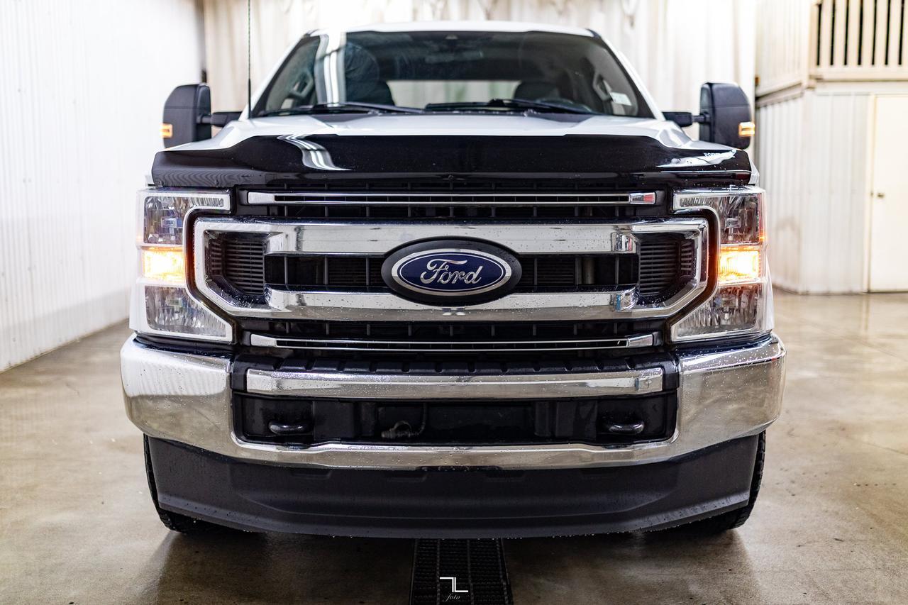2022 Ford F-350 4x4 Crew Cab XLT FX4 Longbox PSeat BCam Red Deer AB