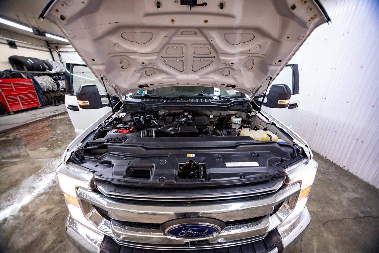 2022 Ford F-350 4x4 Crew Cab XLT FX4 Longbox PSeat BCam Red Deer AB