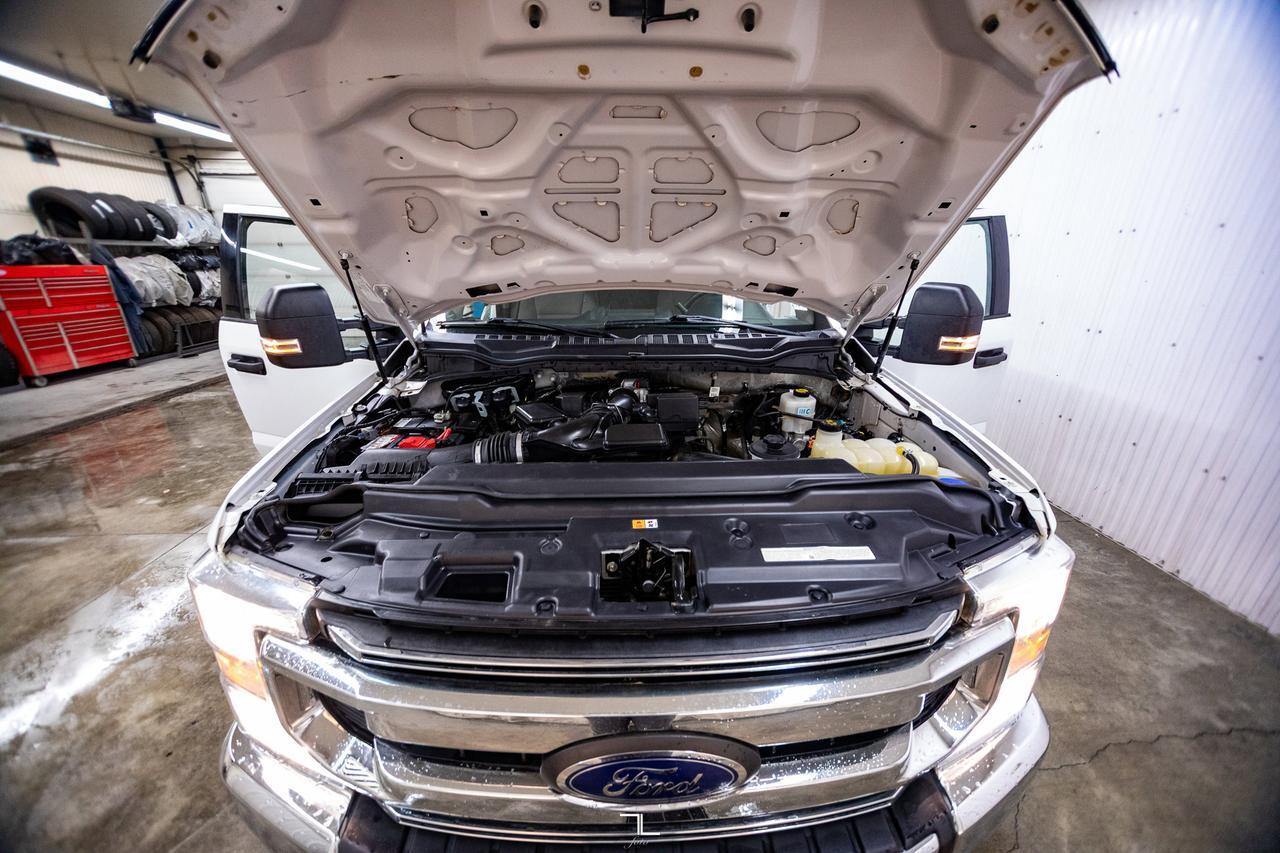 2022 Ford F-350 4x4 Crew Cab XLT FX4 Longbox PSeat BCam Red Deer AB