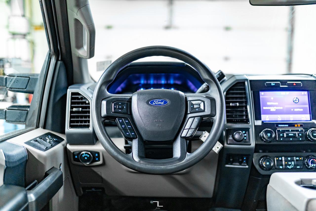 2022 Ford F-350 4x4 Crew Cab XLT FX4 Longbox PSeat BCam Red Deer AB