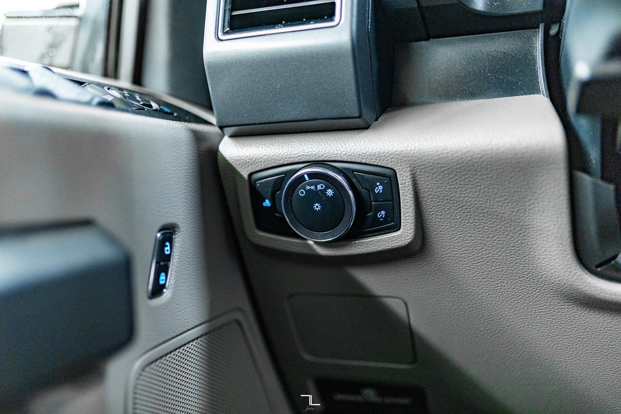 2022 Ford F-350 4x4 Crew Cab XLT FX4 Longbox PSeat BCam Red Deer AB