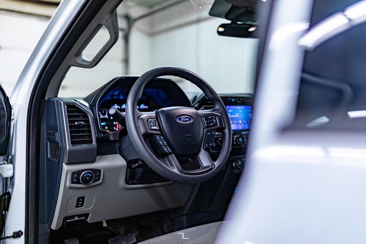 2022 Ford F-350 4x4 Crew Cab XLT Longbox BCam Red Deer AB