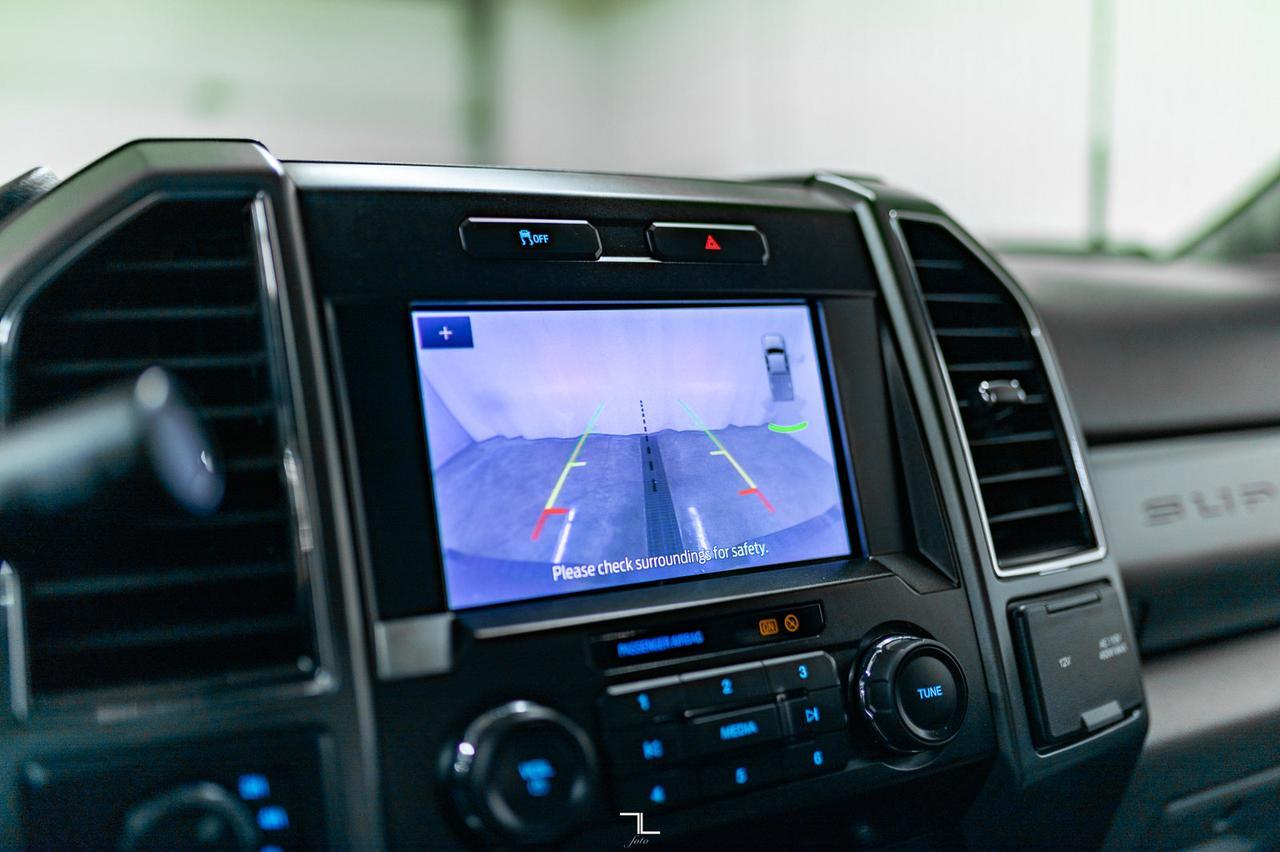 2022 Ford F-350 4x4 Crew Cab XLT Longbox BCam Red Deer AB