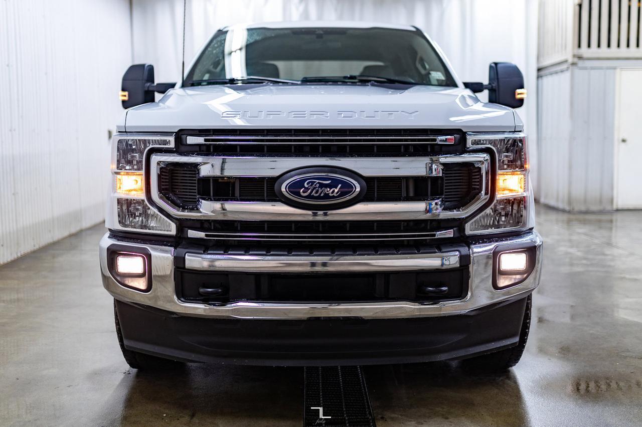 2022 Ford F-350 4x4 Crew Cab XLT Longbox BCam Red Deer AB