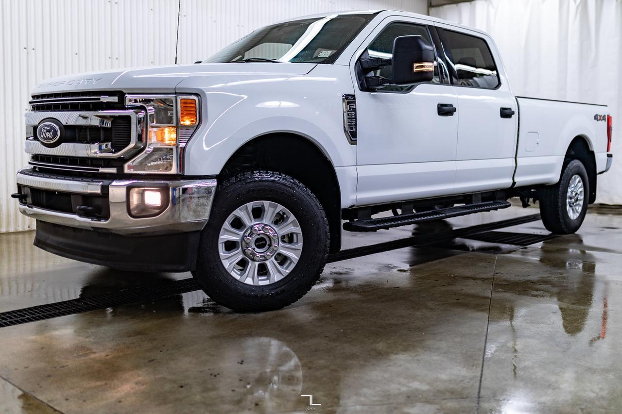 2022 Ford F-350 4x4 Crew Cab XLT Longbox BCam Red Deer AB
