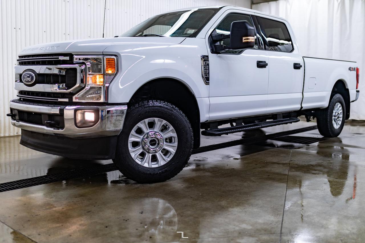 2022 Ford F-350 4x4 Crew Cab XLT Longbox BCam Red Deer AB