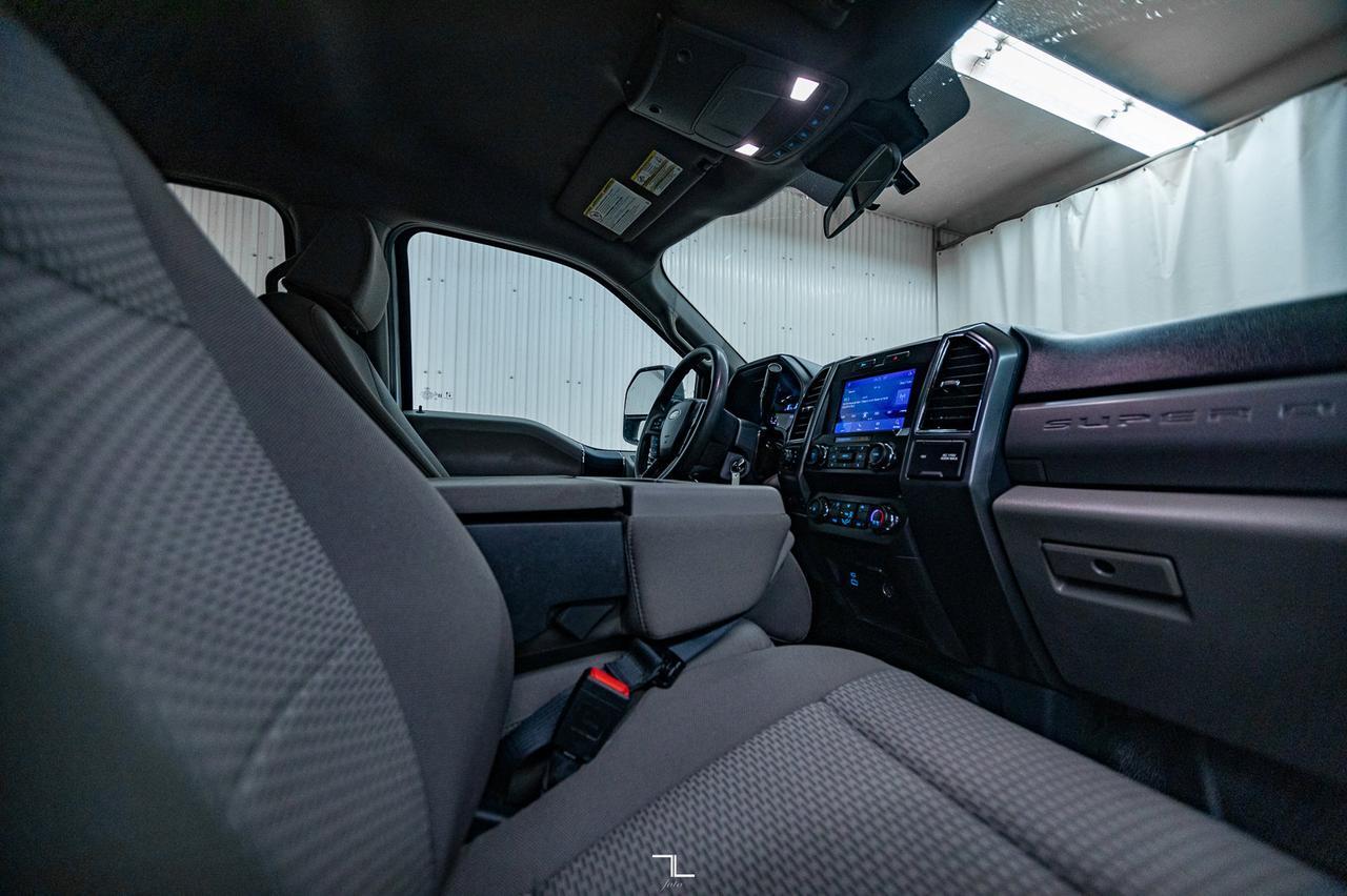 2022 Ford F-350 4x4 Crew Cab XLT Longbox BCam Red Deer AB