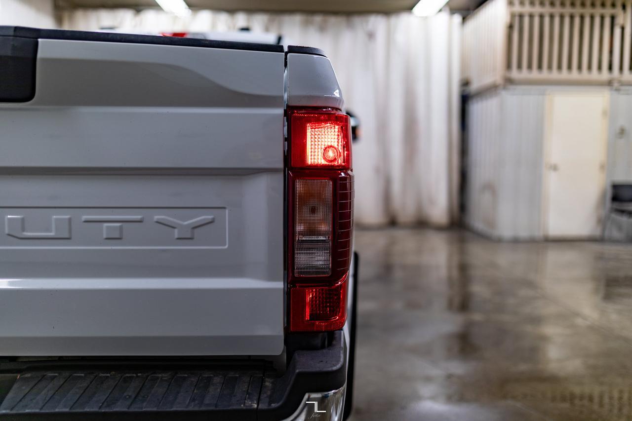 2022 Ford F-350 4x4 Crew Cab XLT Longbox PSeat BCam Red Deer AB