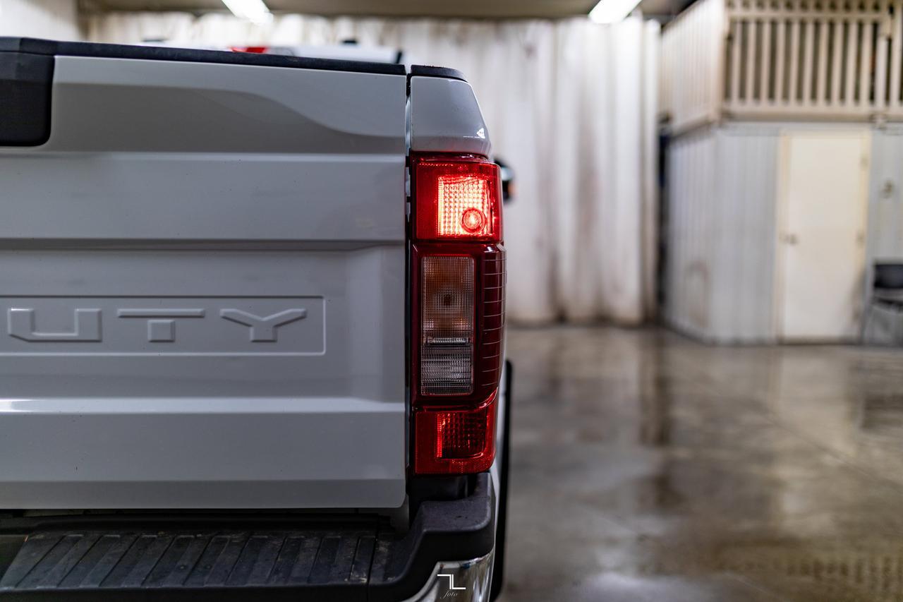 2022 Ford F-350 4x4 Crew Cab XLT Longbox PSeat BCam Red Deer AB