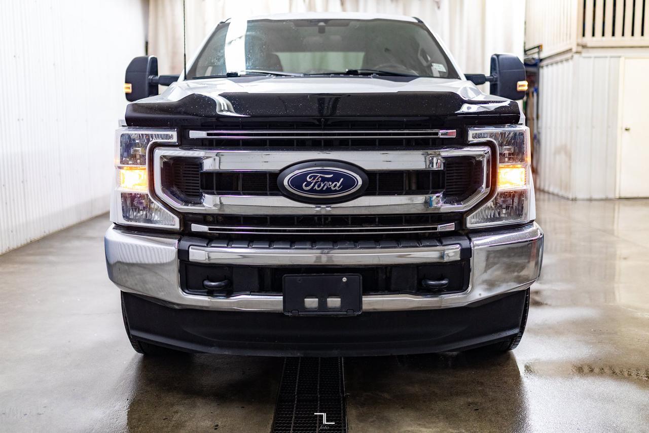 2022 Ford F-350 4x4 Crew Cab XLT Longbox PSeat BCam Red Deer AB