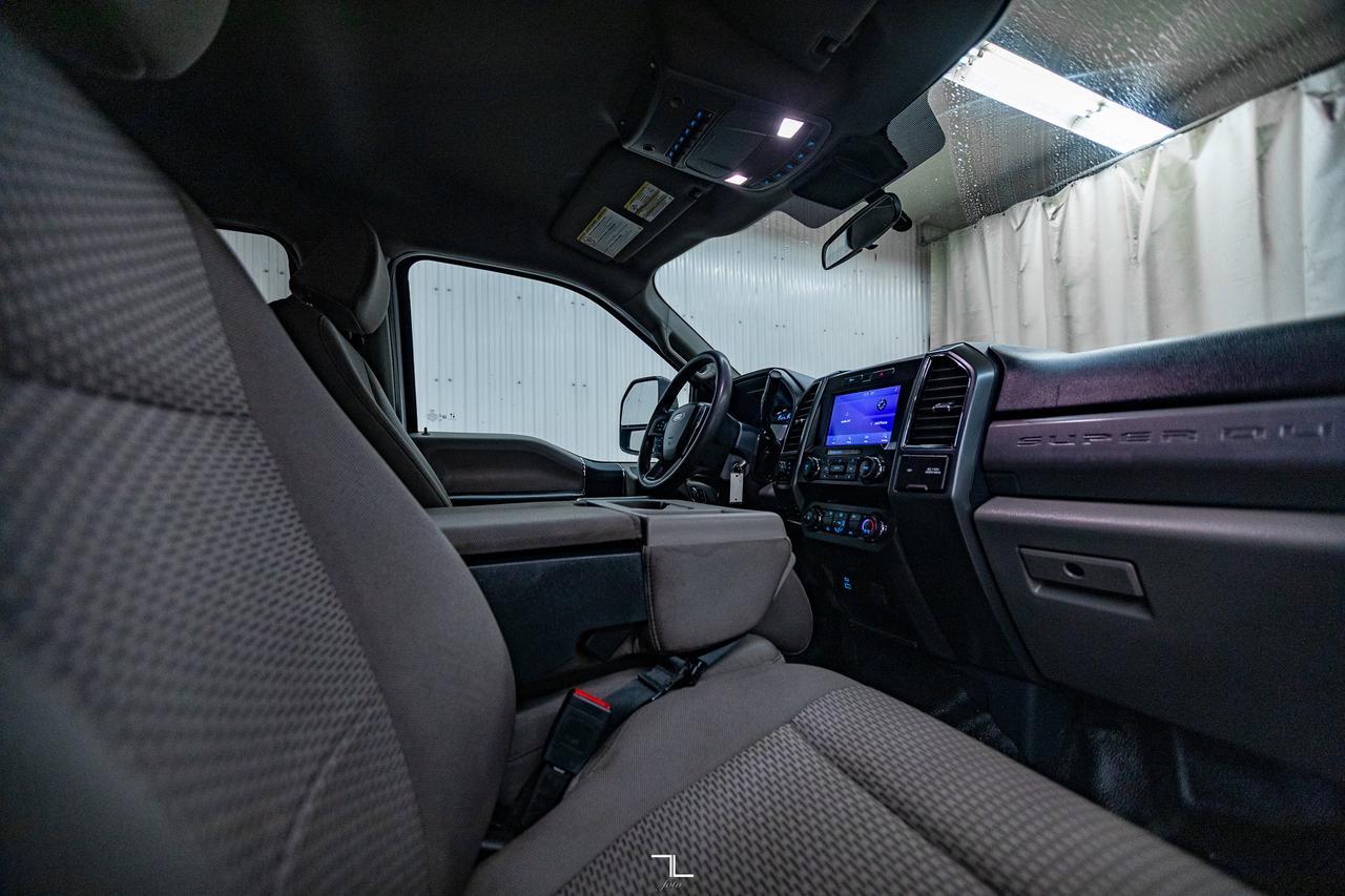 2022 Ford F-350 4x4 Crew Cab XLT Longbox PSeat BCam Red Deer AB