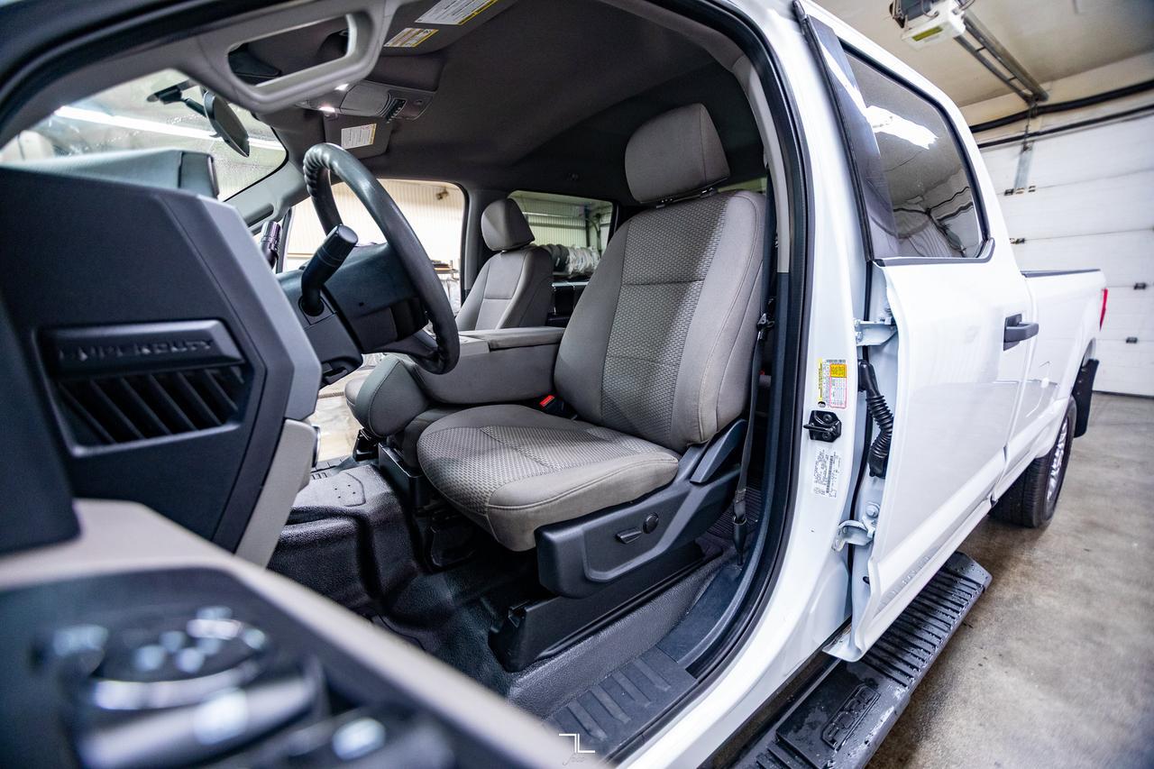 2022 Ford F-350 4x4 Crew Cab XLT Longbox PSeat BCam Red Deer AB