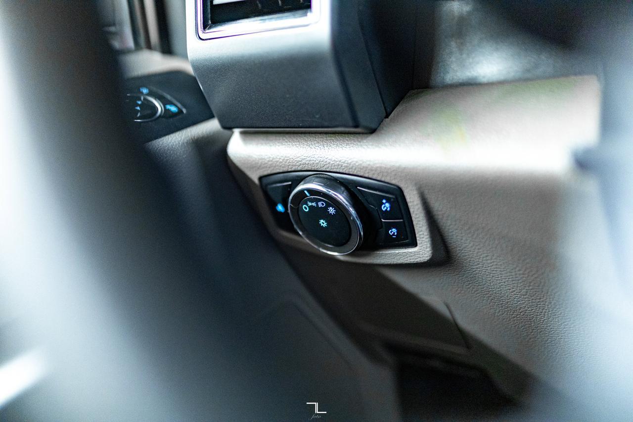 2022 Ford F-350 4x4 Crew Cab XLT Longbox PSeat BCam Red Deer AB