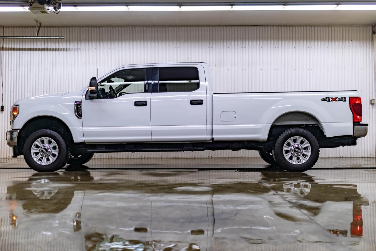2022 Ford F-350 4x4 Crew Cab XLT Longbox PSeat BCam Red Deer AB