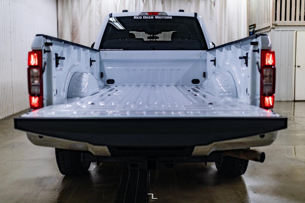 2022 Ford F-350 4x4 Crew Cab XLT Longbox PSeat BCam Red Deer AB