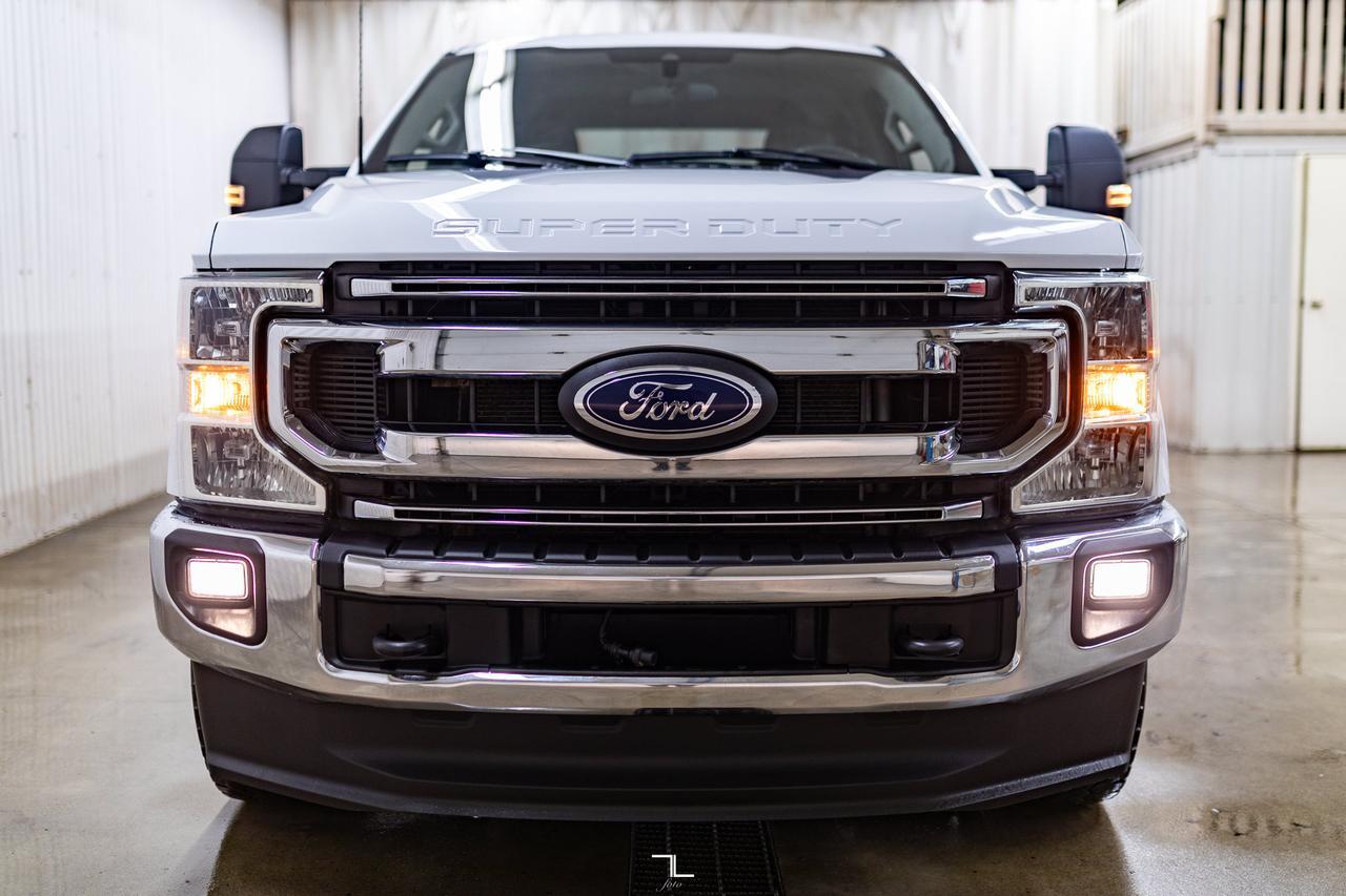 2022 Ford F-350 4x4 Crew Cab XLT Longbox PSeat BCam Red Deer AB