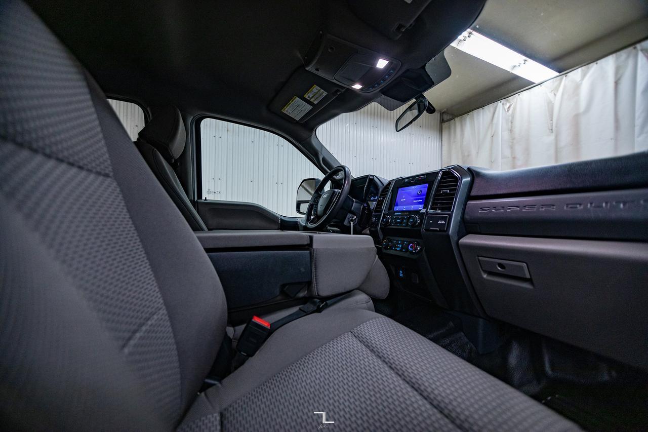 2022 Ford F-350 4x4 Crew Cab XLT Longbox PSeat BCam Red Deer AB