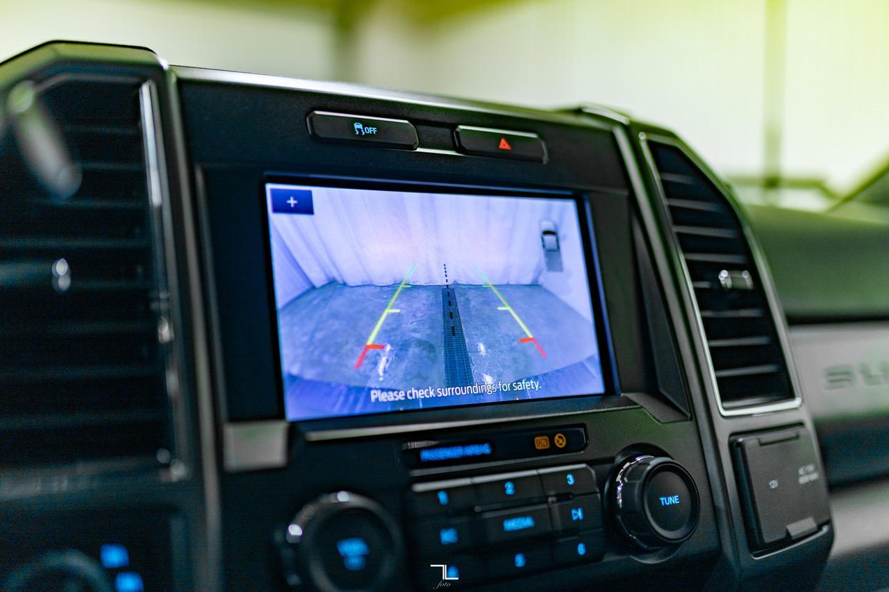 2022 Ford F-350 4x4 Crew Cab XLT Longbox PSeat BCam Red Deer AB